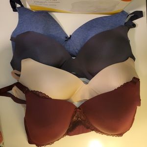 Nursing Bra (Lot of 4) and Nursing pads